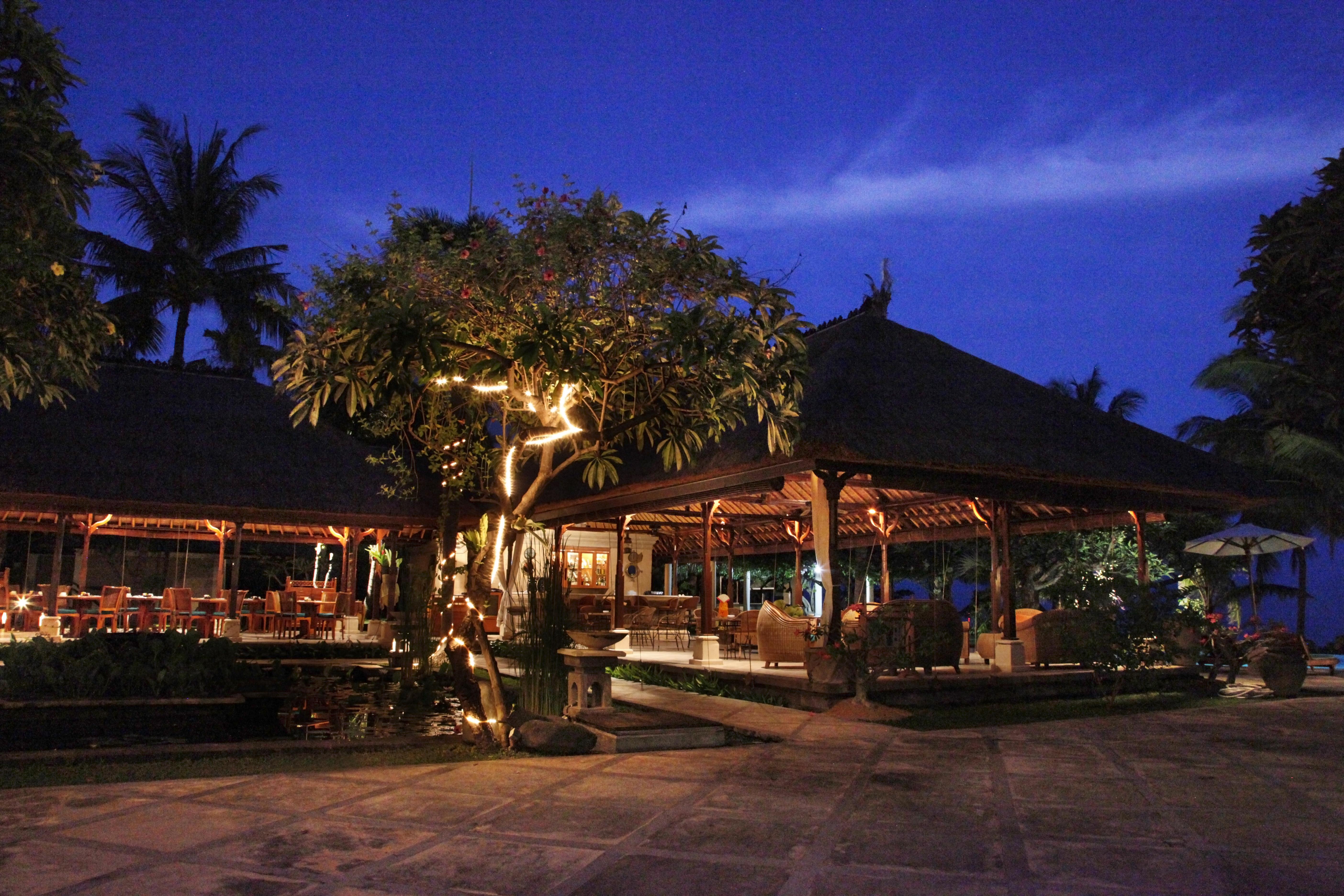 Puri Bagus Lovina Hotel Exterior foto