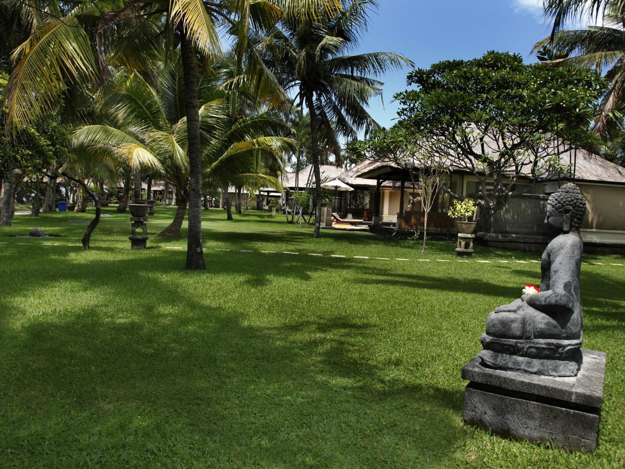 Puri Bagus Lovina Hotel Exterior foto