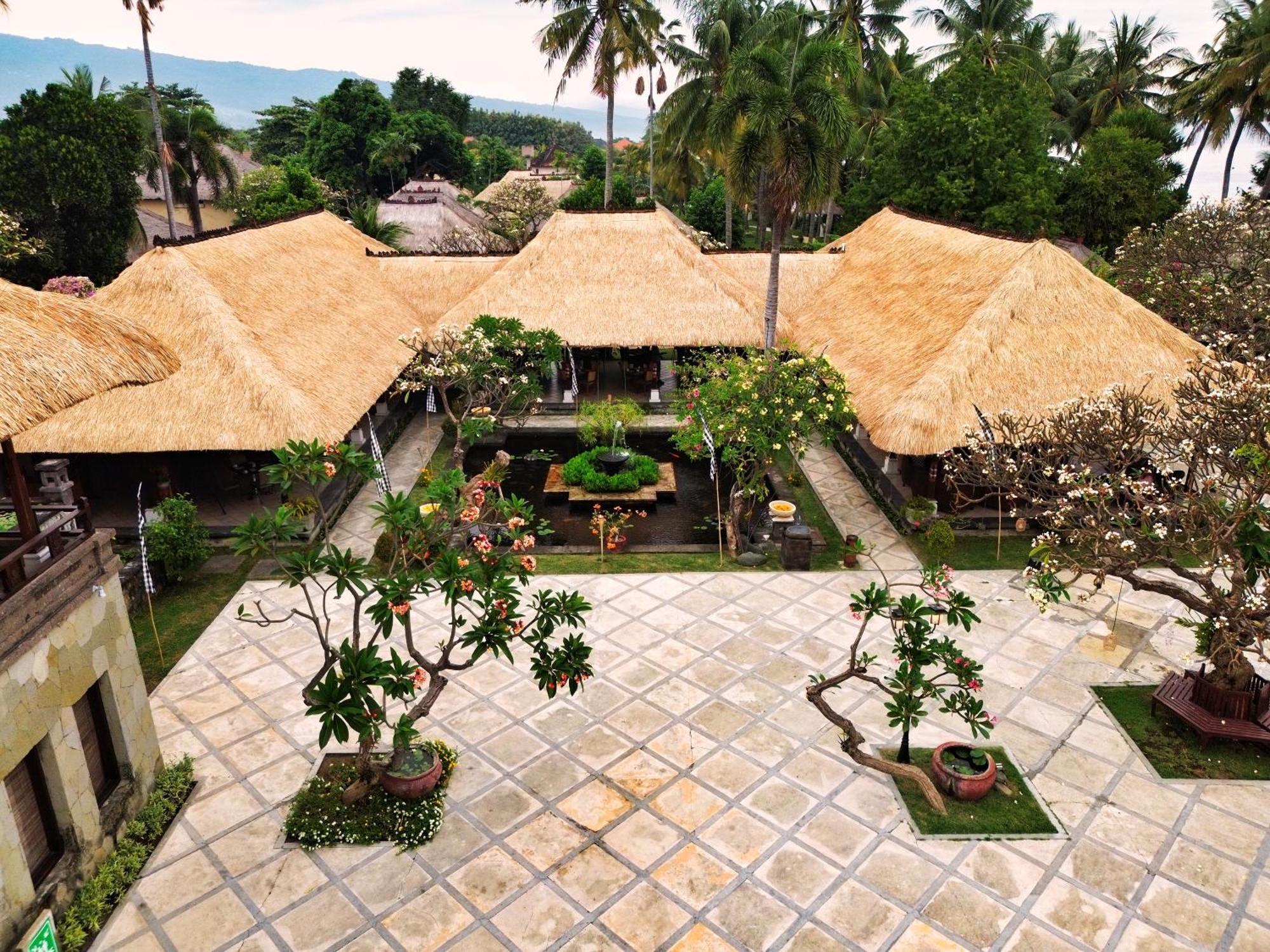 Puri Bagus Lovina Hotel Exterior foto