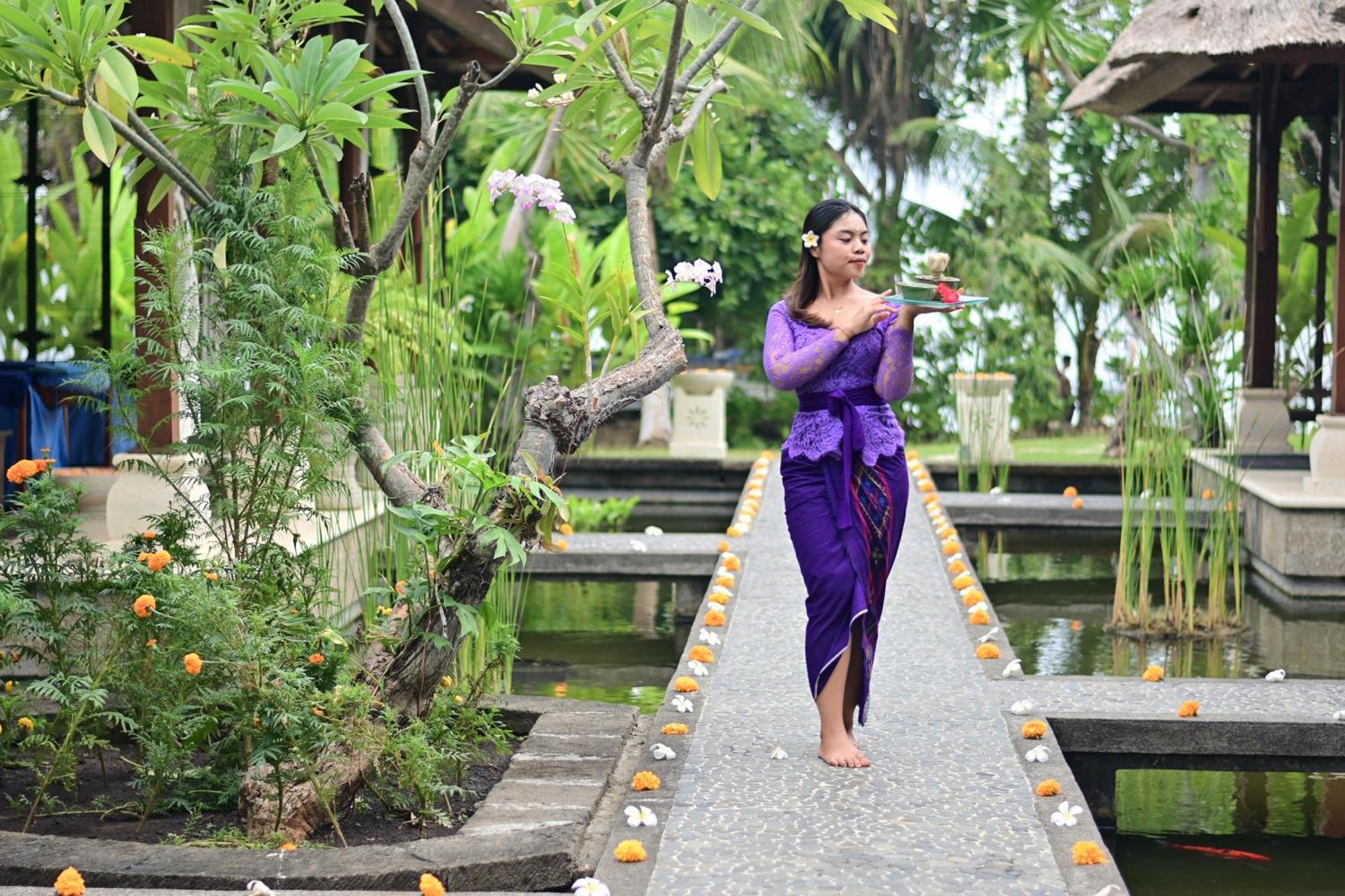 Puri Bagus Lovina Hotel Exterior foto